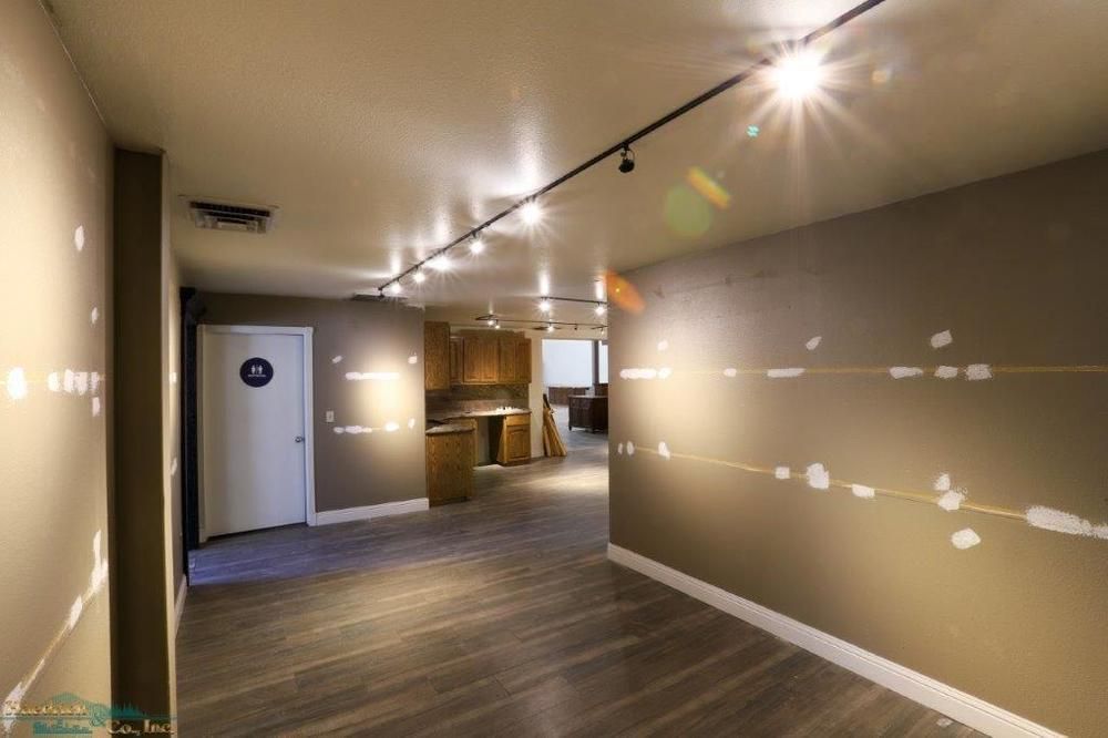 20250 Skypark Dr, Redding, CA 96002